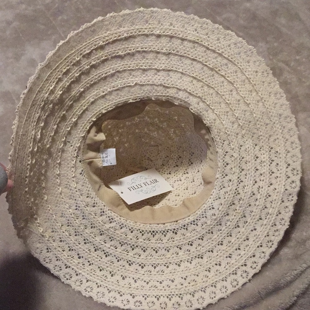 off white beach hat - Picture 3 of 3